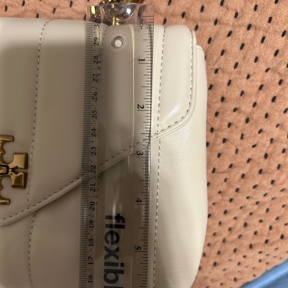 Tory Burch Kira Small Quilted leather satchel - Picture 4 of 8